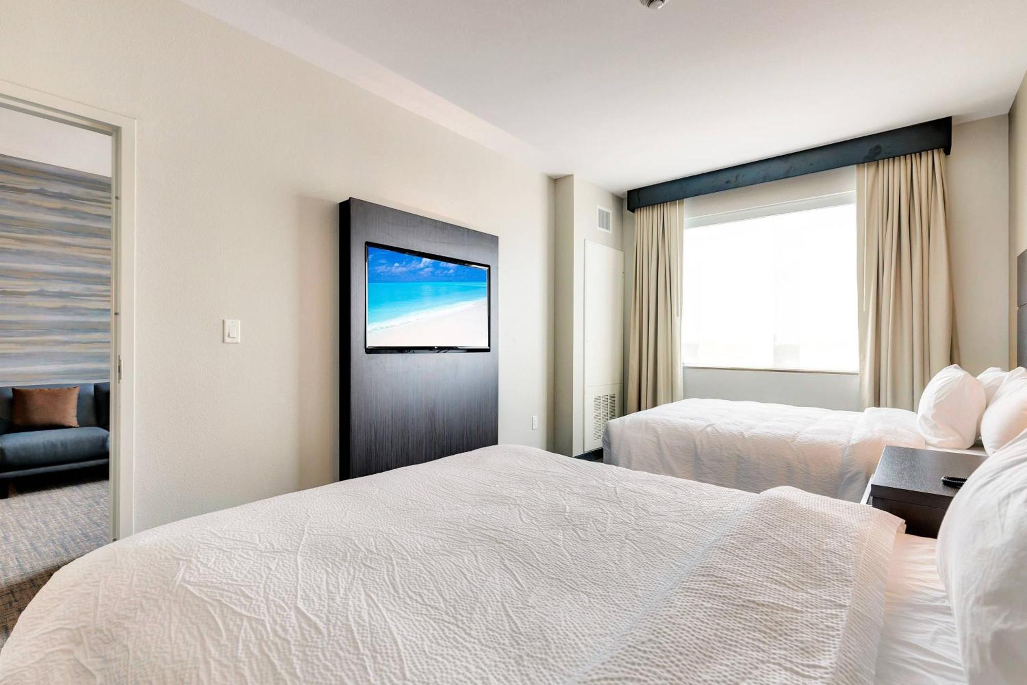 By Marriott Downtown Hotel