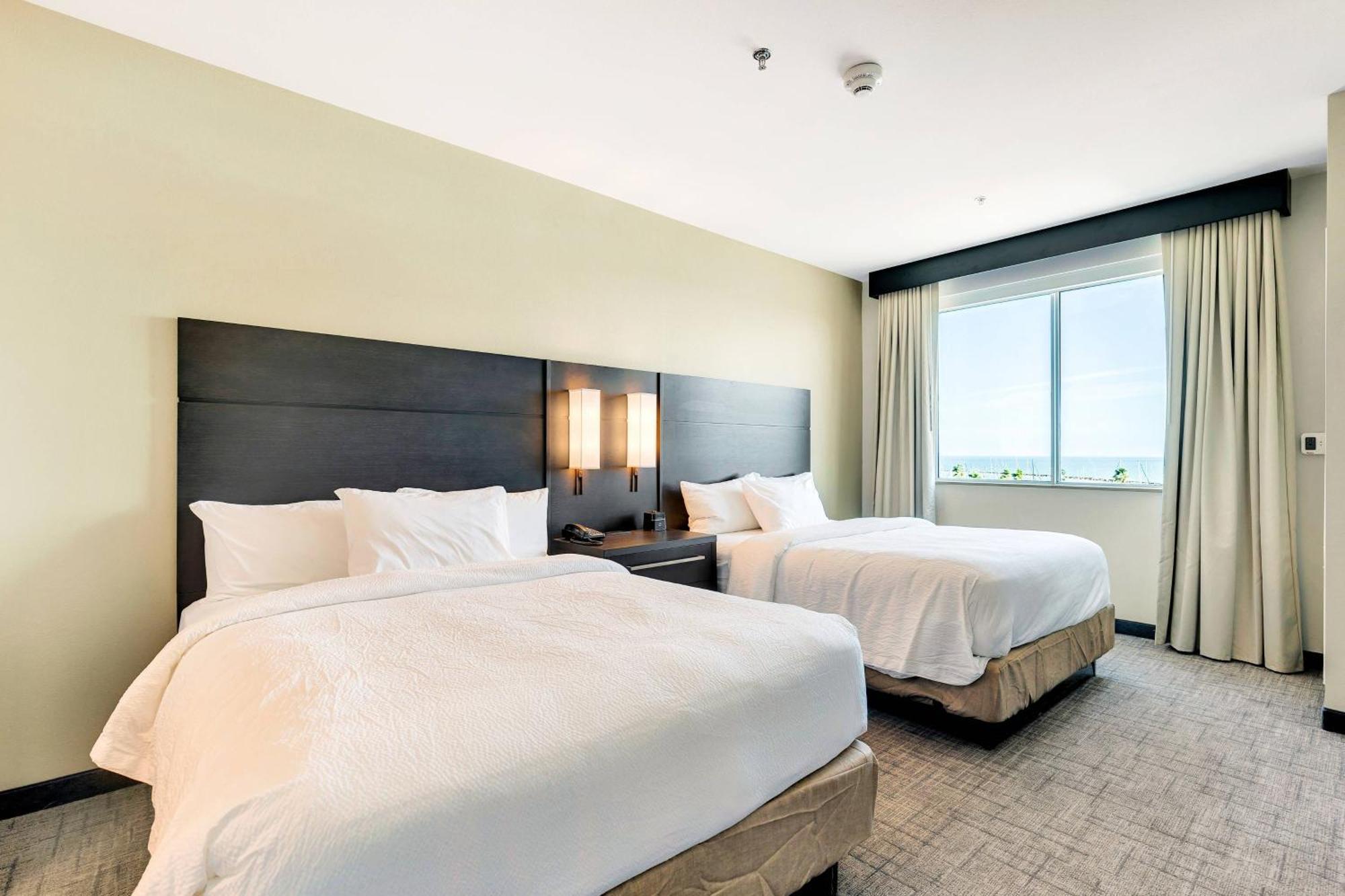 Hotel By Marriott Downtown 3*
